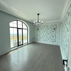 In Baku 270.0 m² house with 5.0 rooms is for sale - Image 2