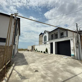 In Baku 270.0 m² house with 5.0 rooms is for sale - Image 3
