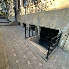 In Səbail rayonu 60.0 m² commercial is for sale - Image 3