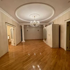 In Baku 200.0 m² apartment is for rent - Image 3