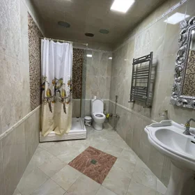 In Baku 200.0 m² apartment is for rent - Image 7