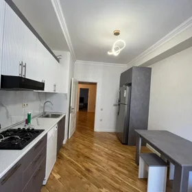 In Baku 130.0 m² apartment is for rent - Image 2