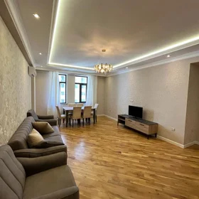 In Baku 130.0 m² apartment is for rent - Image 4