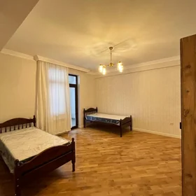 In Baku 130.0 m² apartment is for rent - Image 8