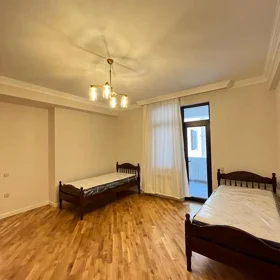 In Baku 130.0 m² apartment is for rent - Image 9