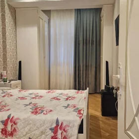 In Baku 80.0 m² apartment is for rent - Image 3