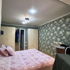 In Binəqədi rayonu 75.0 m² apartment is for sale - Image 3
