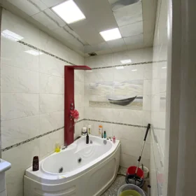 In Baku 100.0 m² apartment is for sale - Image 7