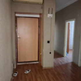 In Baku 100.0 m² apartment is for sale - Image 2