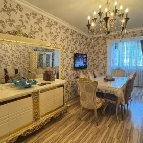 In Baku 90.0 m² apartment is for sale - Image 3