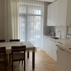 In Səbail rayonu 72.0 m² apartment is for rent - Image 2