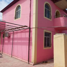 In Binəqədi rayonu 130.0 m² house with 5.0 rooms is for sale - Image 3