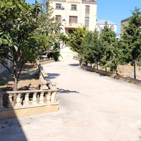 In Baku 472.0 m² house with 8.0 rooms is for rent - Image 3