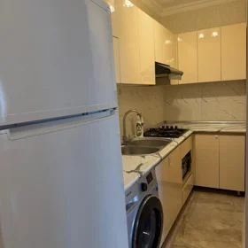 In Baku 65.0 m² apartment is for rent - Image 3
