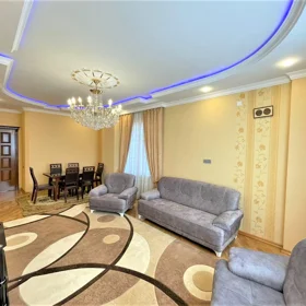 In Baku 130.0 m² apartment is for rent - Image 4
