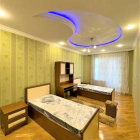 In Baku 130.0 m² apartment is for rent - Image 9