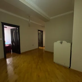 In Baku 102.0 m² apartment is for sale - Image 3