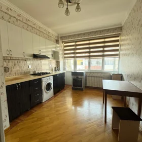 In Baku 102.0 m² apartment is for sale - Image 9