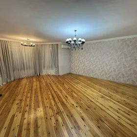 In nan 185.0 m² house with 5.0 rooms is for rent - Image 2