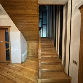 In nan 185.0 m² house with 5.0 rooms is for rent - Image 6