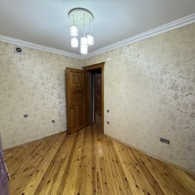 In nan 185.0 m² house with 5.0 rooms is for rent - Image 9