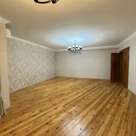 In nan 185.0 m² house with 5.0 rooms is for rent - Image 10