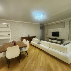 In Baku 175.0 m² apartment is for rent - Image 3