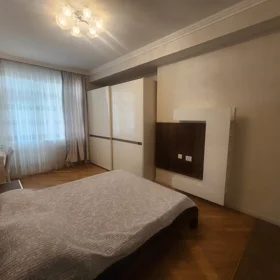 In Baku 175.0 m² apartment is for rent - Image 7