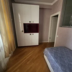 In Baku 175.0 m² apartment is for rent - Image 9