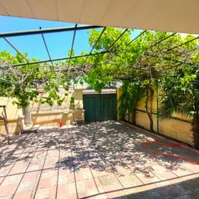 In Binəqədi rayonu 150.0 m² house with 5.0 rooms is for sale - Image 2