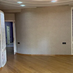 In Baku 185.0 m² apartment is for sale - Image 4