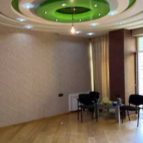 In Baku 185.0 m² apartment is for sale - Image 7