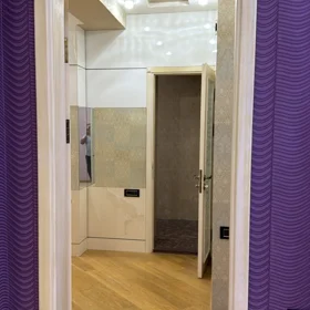 In Baku 185.0 m² apartment is for sale - Image 10