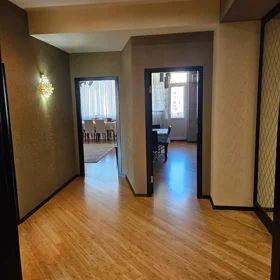 In Baku 100.0 m² apartment is for sale - Image 4