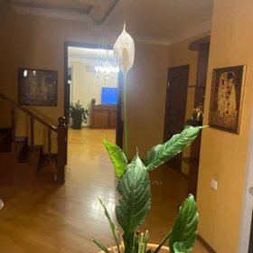 In Baku 220.0 m² apartment is for sale - Image 6