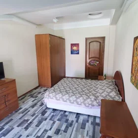 In Baku 220.0 m² apartment is for sale - Image 8