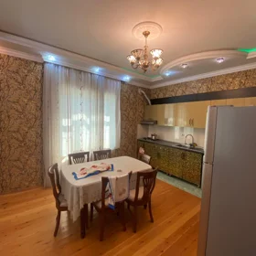 In Binəqədi rayonu 250.0 m² house with 4.0 rooms is for rent - Image 2