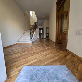 In Baku 180.0 m² house with 6.0 rooms is for rent - Image 5
