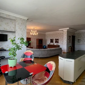 In Baku 158.0 m² apartment is for sale - Image 7