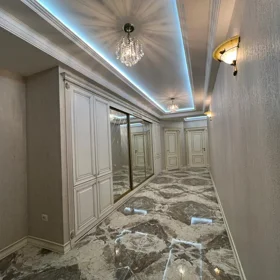 In Baku 207.0 m² apartment is for sale - Image 9