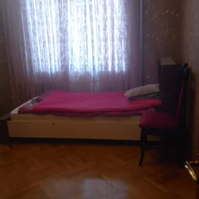 In Baku 90.0 m² apartment is for sale - Image 2