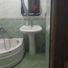 In Baku 90.0 m² apartment is for sale - Image 5