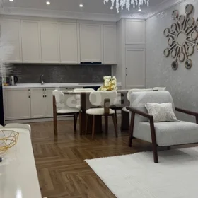 In Baku 110.0 m² apartment is for rent - Image 2