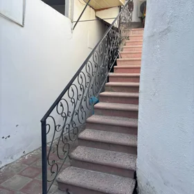 In Baku 100.0 m² house with 4.0 rooms is for sale - Image 3