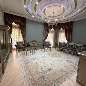 In Baku 200.0 m² apartment is for sale - Image 3
