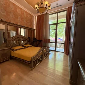In Baku 200.0 m² apartment is for sale - Image 5