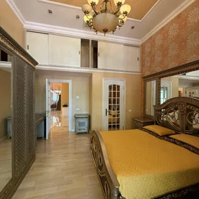 In Baku 200.0 m² apartment is for sale - Image 7