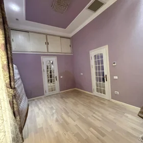 In Baku 200.0 m² apartment is for sale - Image 9