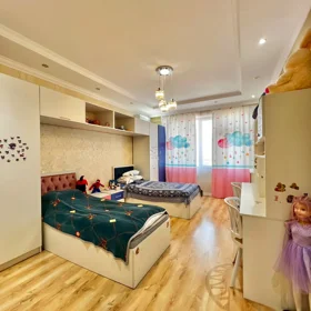 In Baku 286.0 m² apartment is for rent - Image 9
