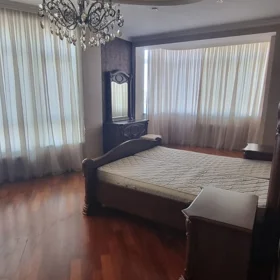 In Baku 137.0 m² apartment is for rent - Image 8
